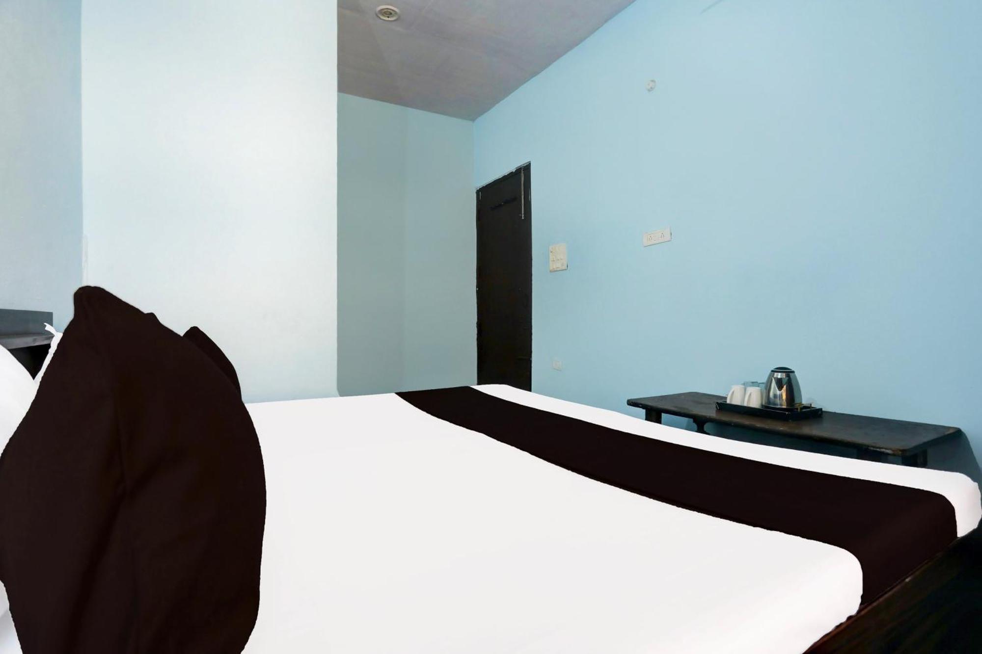 Spot On New Diamond Guest House Rudrapur Exterior photo
