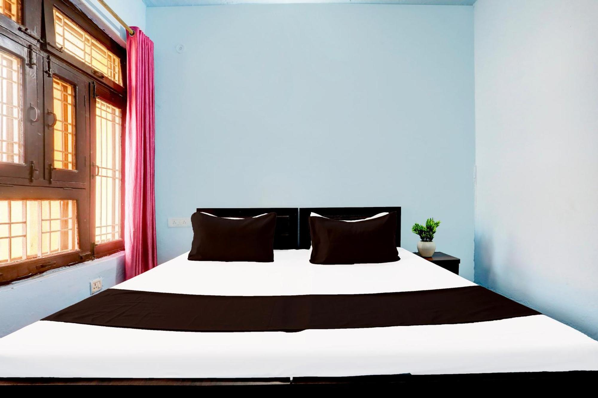 Spot On New Diamond Guest House Rudrapur Exterior photo